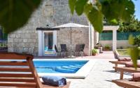 Villa Kamena with private pool - B&B