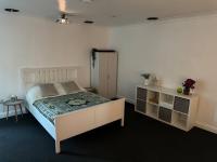 Spacious private cinema guest house - Chambres d’hôtes Brentwood