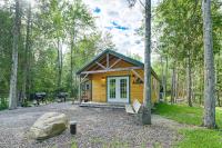 Harrington Cabin w/ Grills - Near Beaches & Hiking - Chambres d'hôtes Milbridge