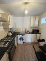 2BD Apt East London Sleeps 7! - B&B London