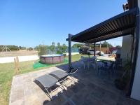 ESPECTACULAR CHALET CON PISCINA Y PORCHEs - B&B