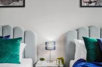 Central Coventry, Cinema Tv Games Room, Sleeps 11 - B&B Coventry