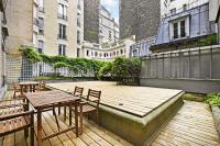 Chic flat with garden terrace -4BR-12P - Trocadéro - B&B