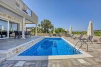 Holiday Home Solea with pool - B&B