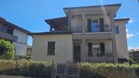 Appartamento con 3 Camere da Letto