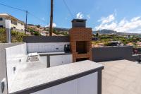 Casa Antonette, Lovely house with a pool - B&B Calheta