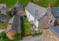 Grande maison familiale - Proche Rodez, Wifi, Calme et Jardin - Chambres d'hôtes La Cau