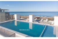 Maui Surfer's House Sea view Caparica Beach House - Bed and Breakfast