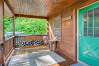 Pet-Friendly Bryson City Cabin with Fire Pit and Deck! - B&B Bryson City