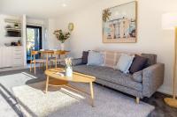 Elegant Living by Middleton Park, Fully Equipped - Ferienwohnung Christchurch