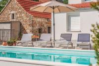 Holiday Home Saint Anthony - Heated pool - B&B Velika Čista