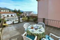 CASA DEI POETI LEOPARDI - Two-Room Apartment with Terrace and Partial Lake View - B&B Meina