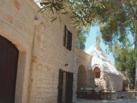 HELLOAPULIA Villa Rotondo - Traditional Villa with Trullo and Private Pool in Monopoli - Pet Friendly - Bed and Breakfast Monopoli