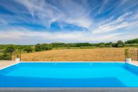 Beautiful Villa Casa Nova with pool in Brtonigla - B&B