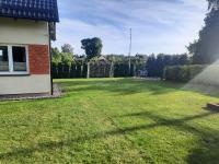 Przy jeziorze - domek na Kaszubach z balią - B&B Rokity