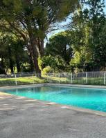 Studio résidence village Camarguais - B&B Arles