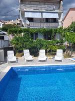 Apartment with pool Tomic - Ferienwohnung