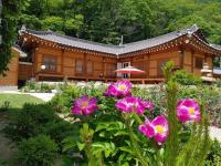 Danyang Gahyeonjeong Pension - B&B Danyang
