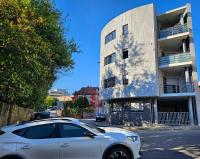 Modern Private Suite with Balcony & Bathroom - King and Queen Beds - Chambres d’hôtes Vila Nova de Gaia