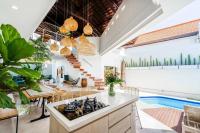Villa Eva Canggu by Summerhouse Bali near Cafè Del Mar, 5-minute walk to beach - Chambres d'hôtes Canggu