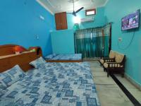 Shyam Homestay Front Room With Private Bathroom - B&B Ayodhya