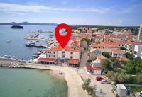 Beachfront Apartment - Janice Beach Pakoštane - Bed and Breakfast