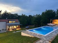Villa BeleVita odmor u prirodi sa grijanim bazenom - Ferienwohnung Čepelovac