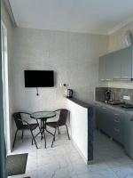 Estudio con balcón