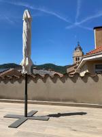 Apartamento céntrico con WIFI y climatizado de 1 habitación y sofá-cama para 3 personas - Chambres d'hôtes Santa Coloma de Farners