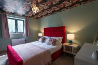 Darwin - 1 Bedroom Luxury Apartment by Mint Stays - Bed and Breakfast Bristol