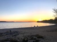 Eclipse Condo - Beautiful 2 Bedroom Stay by Beach - Chambres d’hôtes Pepin