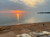 Fannie Bay Finch Retreat - B&B