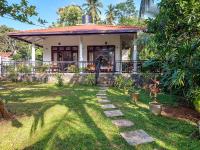 White Villa Goyambokka - B&B