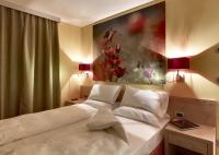Two-Bedroom Apartment (6 Adults)