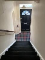 Bright modern 2 bedroom apartment Free parking and WI-FI - B&B