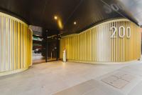 Exec King Bed SkyBus Sthn X Pking Pool Gym Sauna - B&B Melbourne