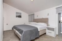 One-Bedroom Apartment with Balcony