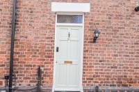 Central Stays - Luxury Central Townhouse - With Free Parking - B&B Chester