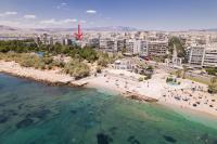 Lovely seaside apartment next to Starbucks opposite the beach park of Flisvos - B&B Athens