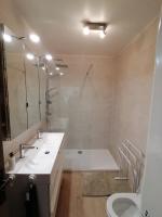 Idéalement placé ,tout a pied ,parking - B&B Six-Fours-les-Plages