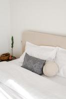 One-Bedroom Apartment with Balcony