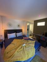 La chambre d'hôte de la fontaine de Jonquier Jacuzzi privatif - Chambres d’hôtes