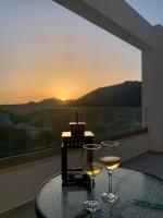 LefkoParga Luxury Suites - Bed and Breakfast Párga