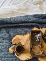 Kamer met Queensize Bed en Uitzicht op de Tuin