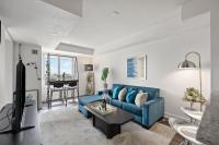 Luxury 2BDR Condo w pool, hot tub, sauna & 10m from Airport - B&B Toronto