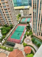 Bell Place at Venice Luxury Mckinley Hill - B&B