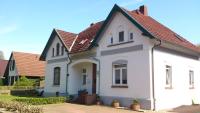 Schloss-Ihrhove - B&B Westoverledingen