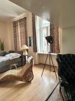 Gemütliche Suite mit King-Size Bett und Essbereich im Zentrum - B&B
