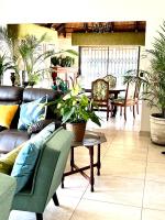 76 On Crestwood - Ferienwohnung Sandton