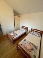 Appartamento con 2 Camere da Letto e Vista Mare